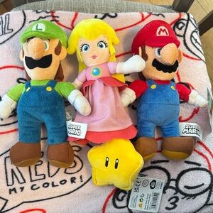 Super Mario Brothers Plush Lot Luigi Princess Peach Star